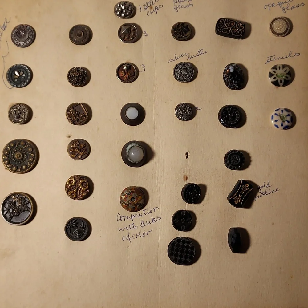 Antique Buttons Different Designs On Cardboard By Grandma Metal Steel Misc - Picture 10 of 11